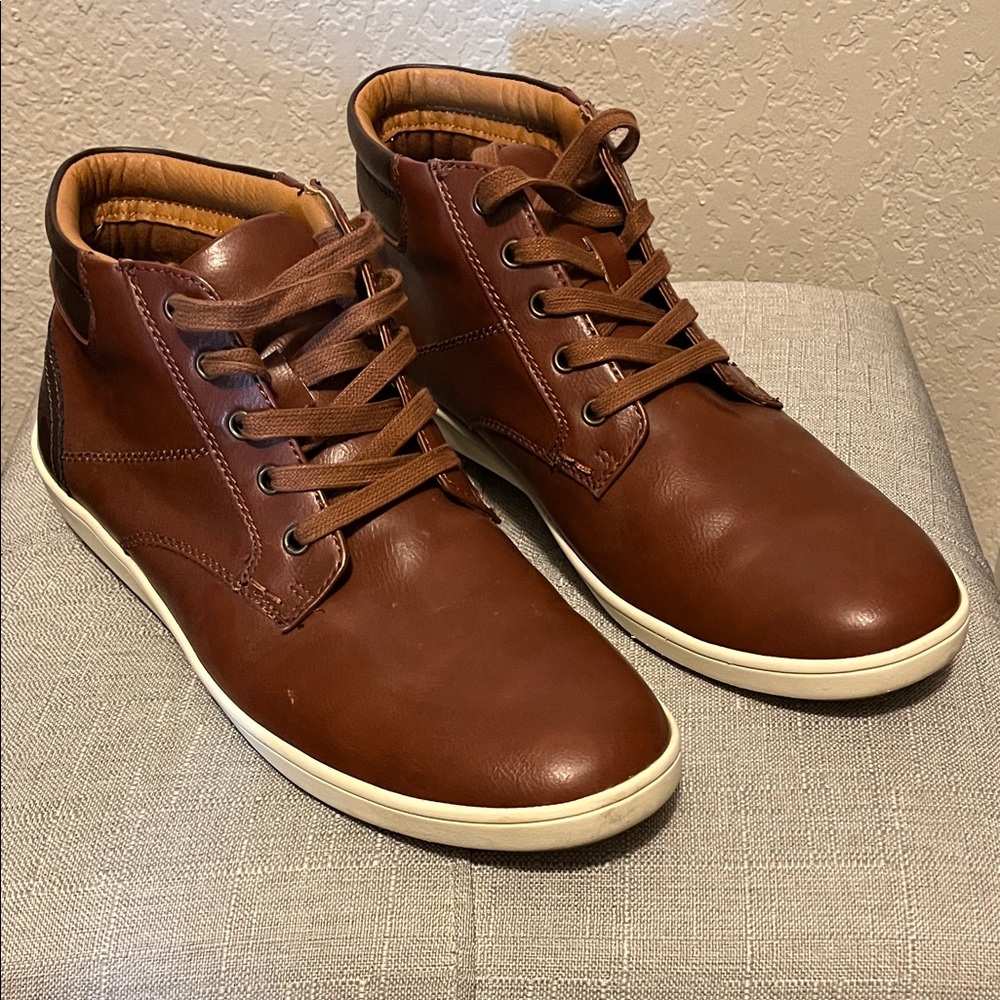 Men's Steven Madden Leather Sneakers, size 10